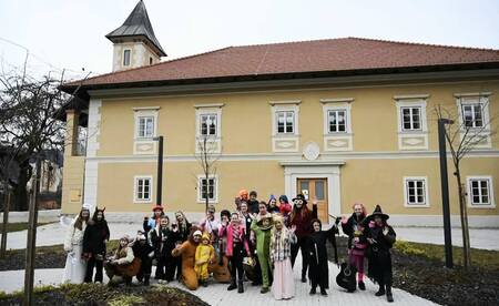 Pustni pohod razveselil ulice Ravne na Koroškem (10)